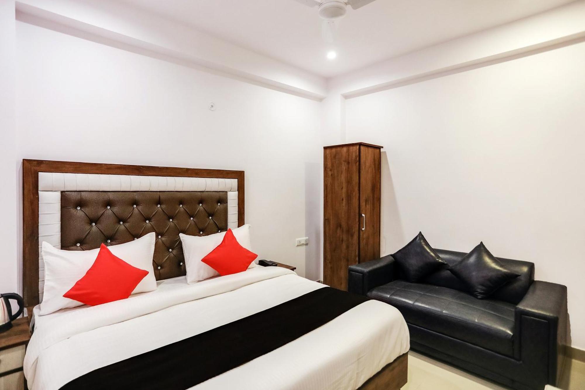 Hotel O Golden Stone Ghaziabad Extérieur photo
