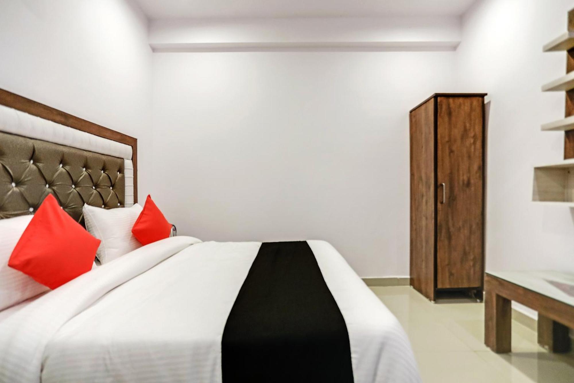 Hotel O Golden Stone Ghaziabad Extérieur photo
