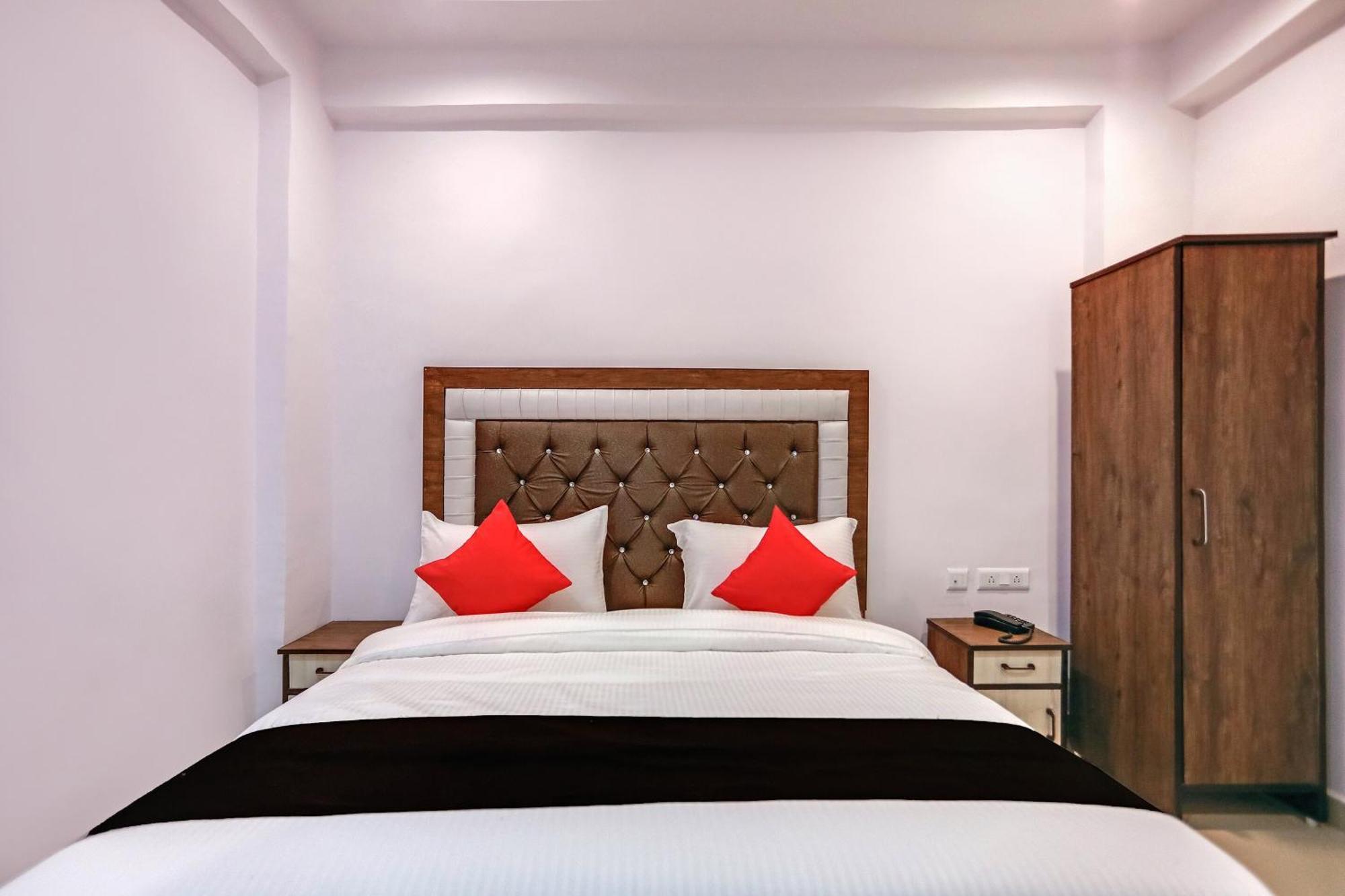 Hotel O Golden Stone Ghaziabad Extérieur photo