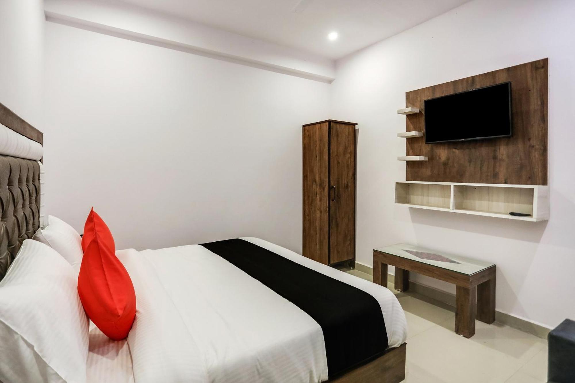 Hotel O Golden Stone Ghaziabad Extérieur photo